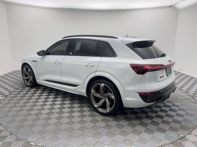 2024 Audi SQ8 e-tron quattro Prestige