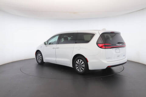 2022 Chrysler Pacifica Hybrid Touring L