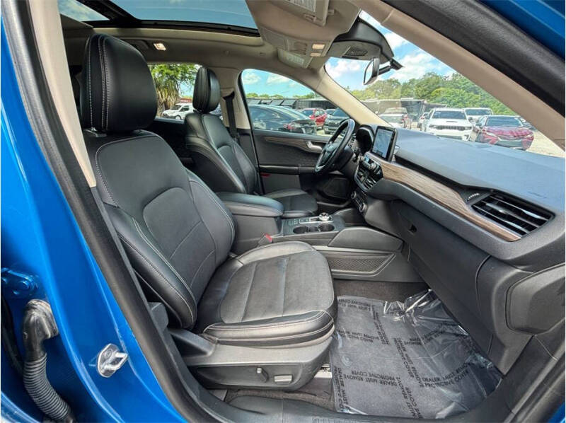 2020 Ford Escape Hybrid Titanium