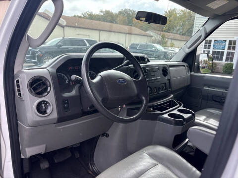 2013 Ford E-Series E-350 SD