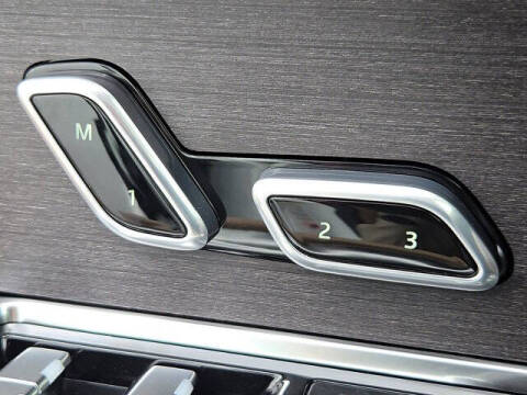 2025 Land Rover Range Rover P400 SE LWB