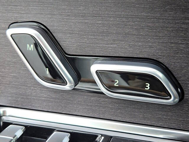 2025 Land Rover Range Rover P400 SE LWB