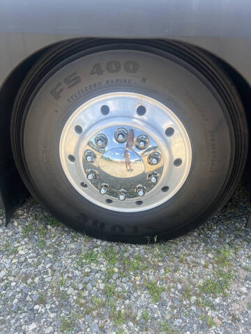 2004 Motor Coach Industries D4500