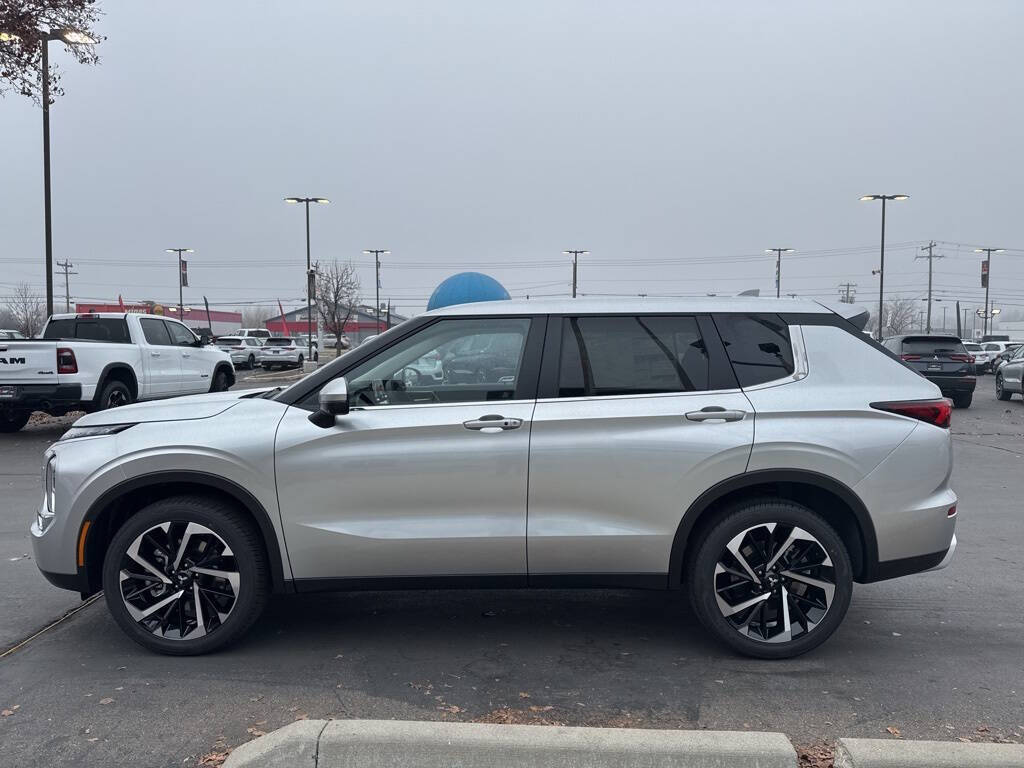 2024 Mitsubishi Outlander for sale at Axio Auto Boise in Boise, ID