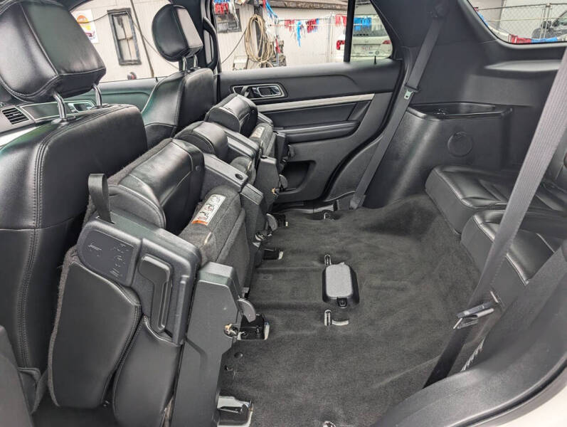 2017 Ford Explorer XLT - Photo 28