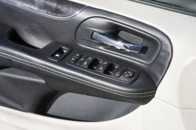 2012 Chrysler Town and Country Touring