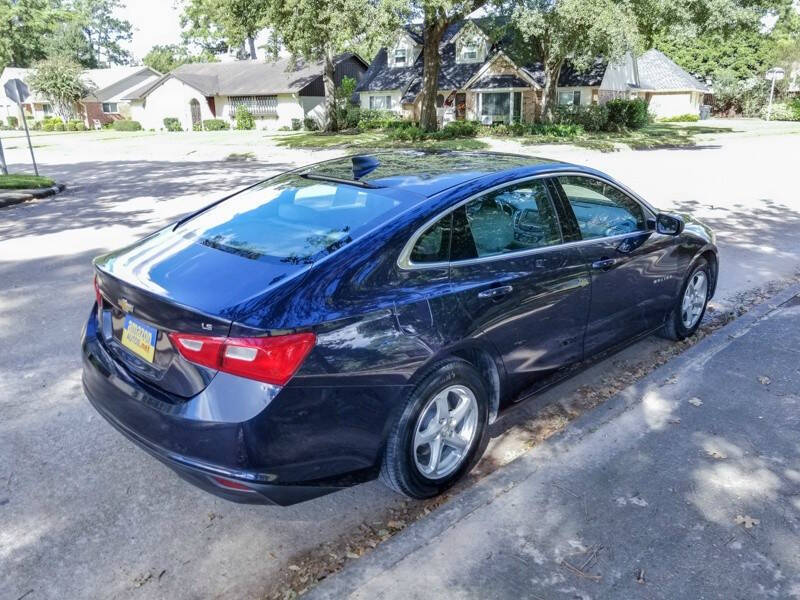 2016 Chevrolet Malibu 1LS photo 6