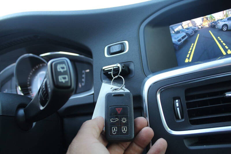 2018 Volvo V60 Cross Country T5 Premier