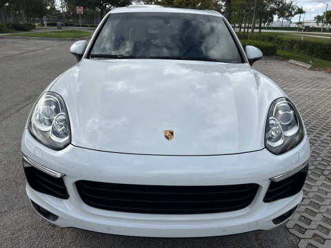 2017 Porsche Cayenne Platinum Edition