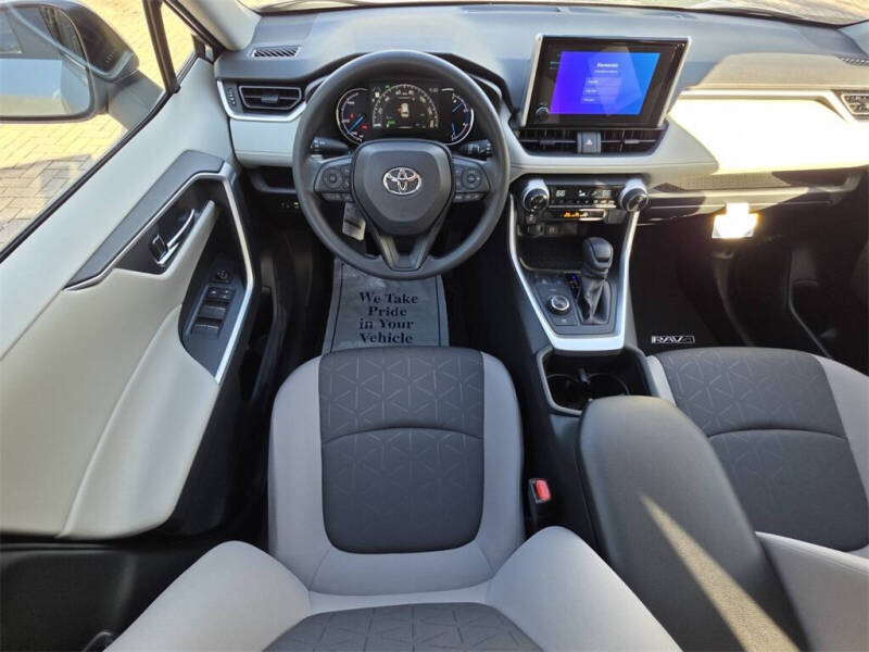 2025 Toyota RAV4 Hybrid XLE