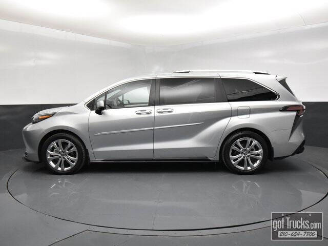 2024 Toyota Sienna Platinum 7-Passenger