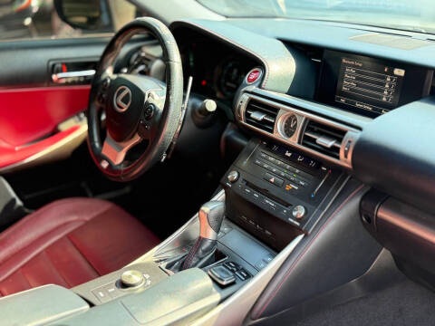 2015 Lexus IS 250 Crafted Line