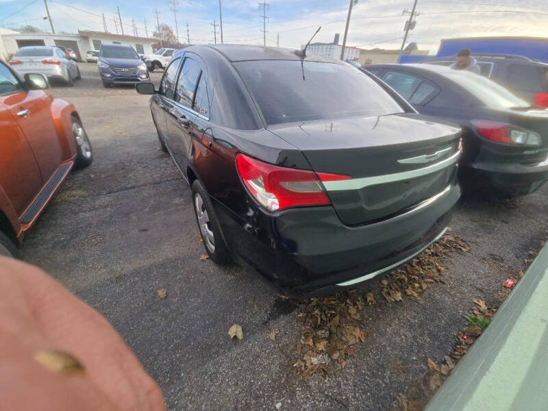 2014 Chrysler 200 LX