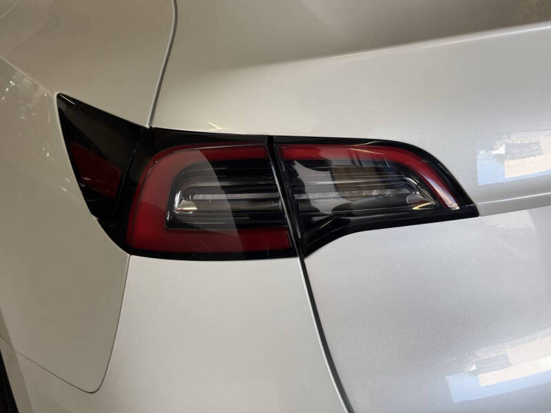 2022 Tesla Model Y Long Range - Photo 12