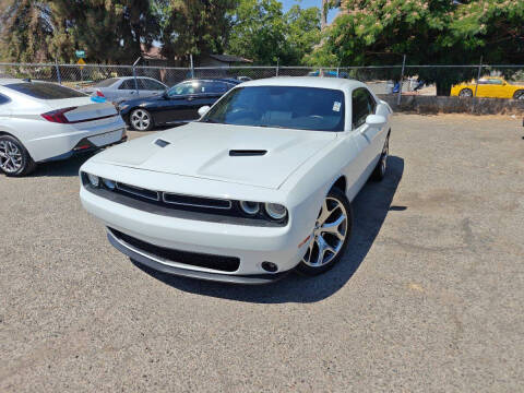 2016 Dodge Challenger SXT Plus