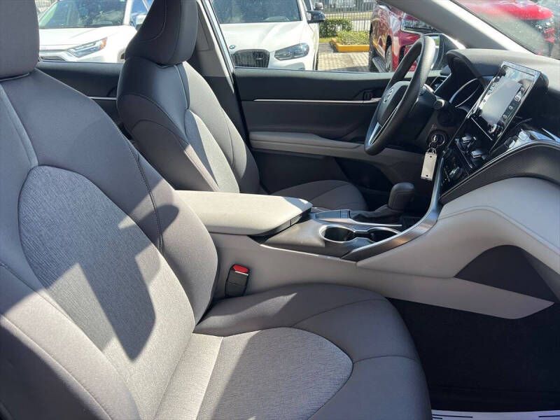 2022 Toyota Camry LE