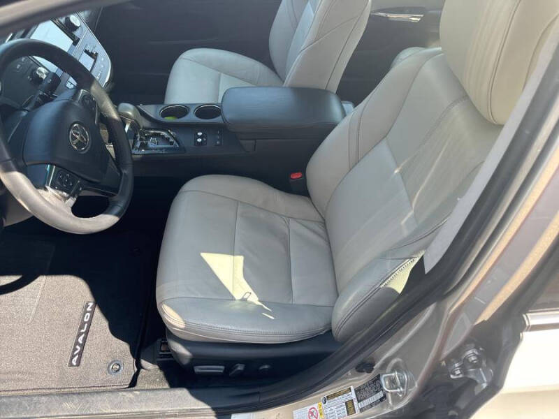 2018 Toyota Avalon Hybrid XLE Premium