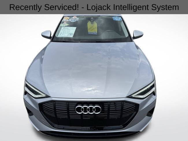 2022 Audi e-tron quattro Premium