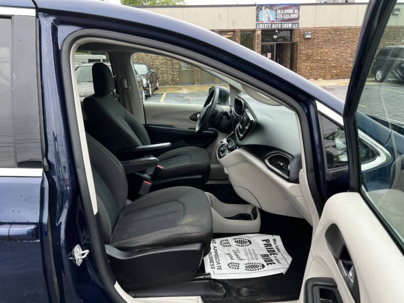 2017 Chrysler Pacifica LX