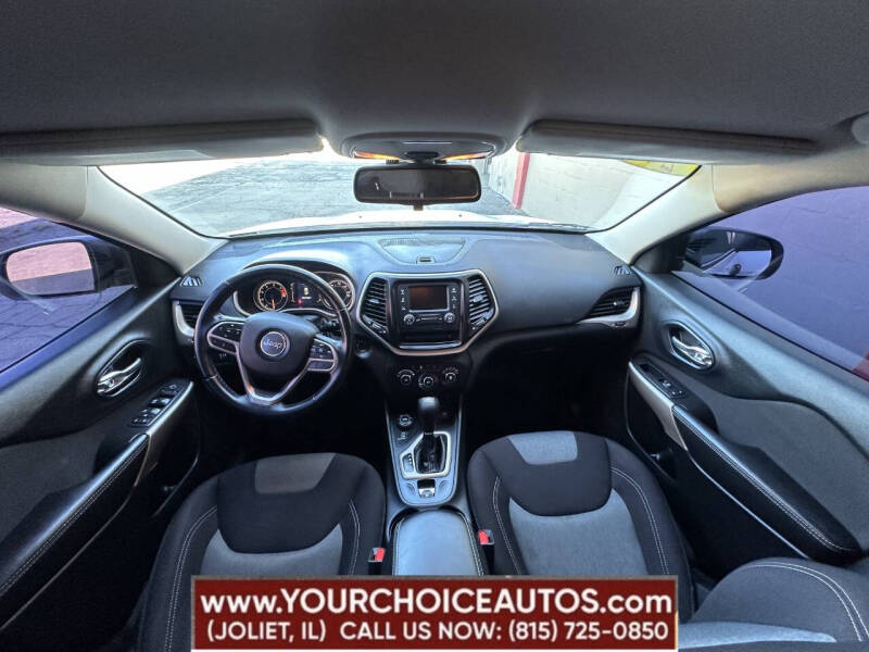 2017 Jeep Cherokee Sport