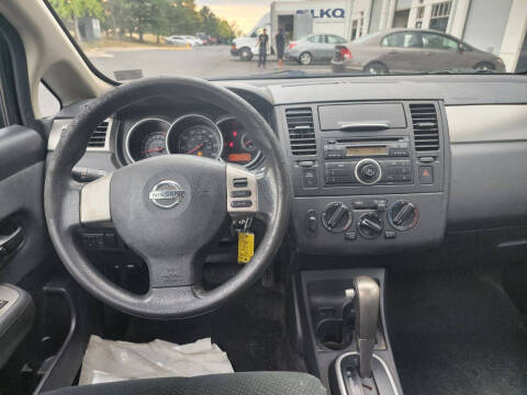 2011 Nissan Versa 1.8 S