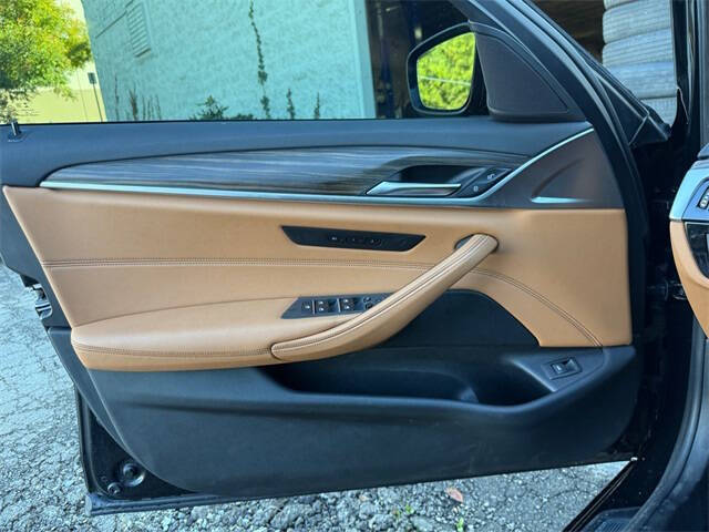 2022 BMW 5 Series 530i