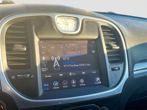 2021 Chrysler 300 Touring