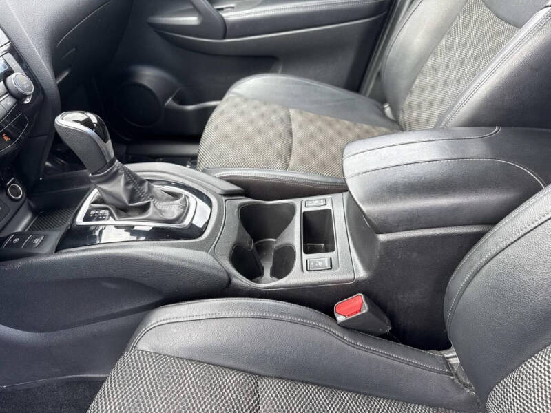 2022 Nissan Rogue Sport SV