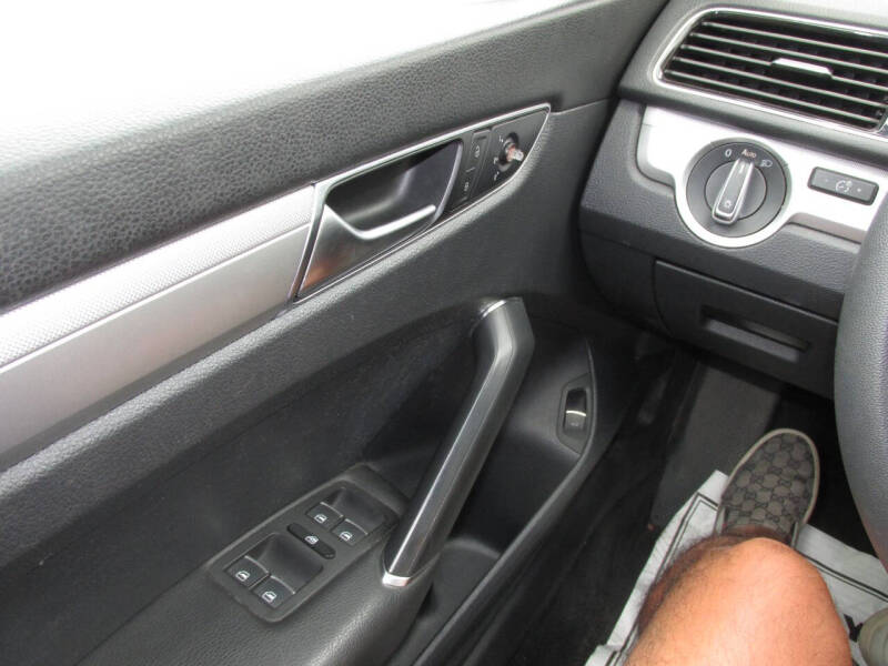 2016 Volkswagen Passat 1.8T S