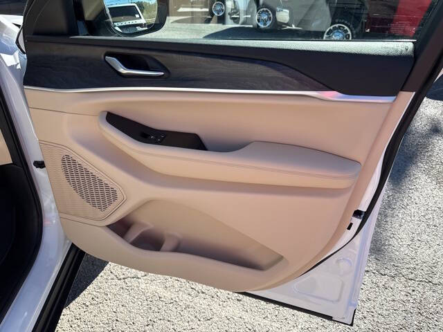 2025 Jeep Grand Cherokee Laredo X