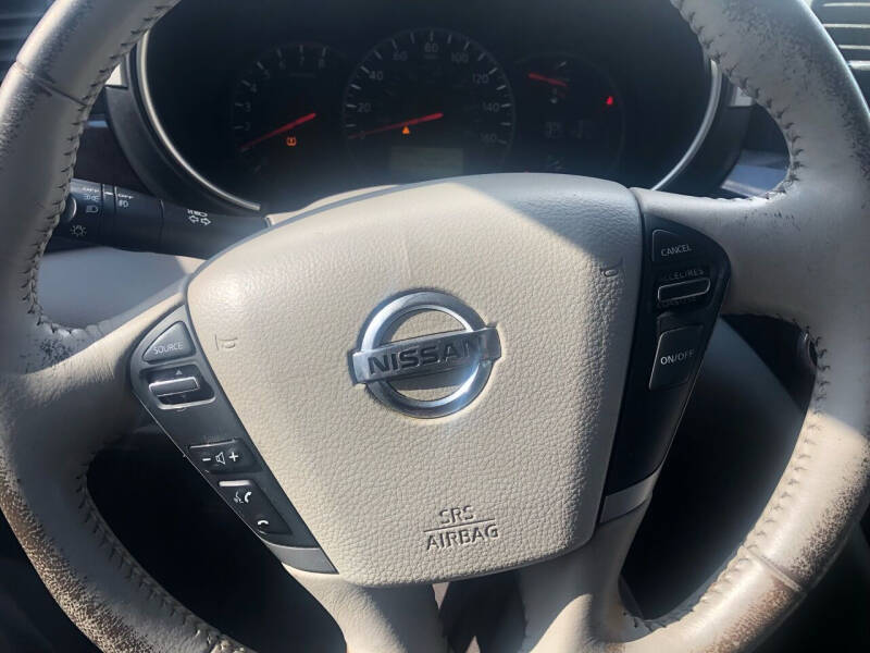 2017 Nissan Quest SV