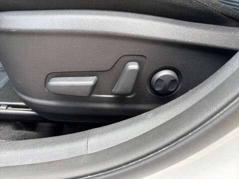 2020 Hyundai Kona SEL Plus