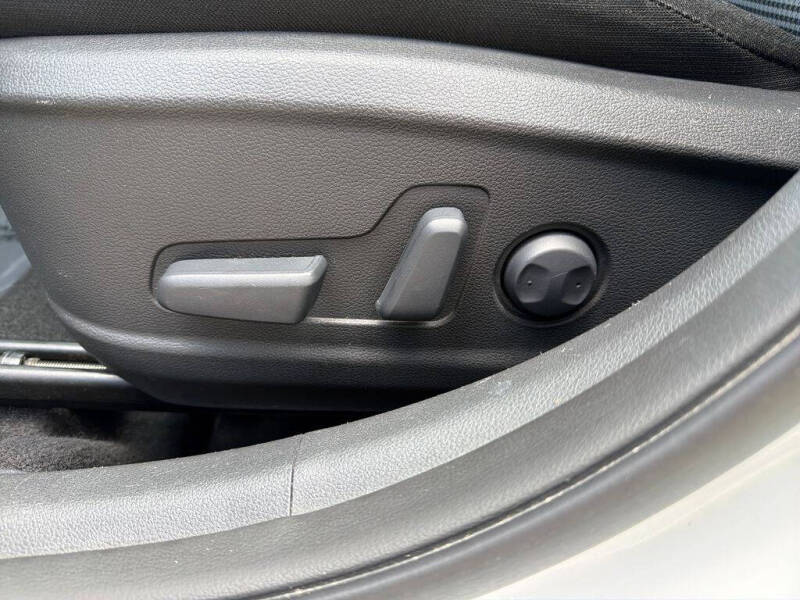 2020 Hyundai Kona SEL Plus