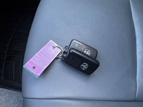 2014 Toyota Prius Five