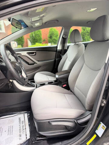 2014 Hyundai Elantra SE