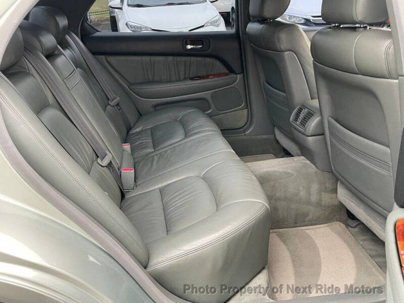 1998 Lexus LS 400