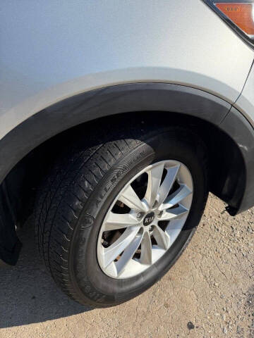 2019 Kia Sorento S V6