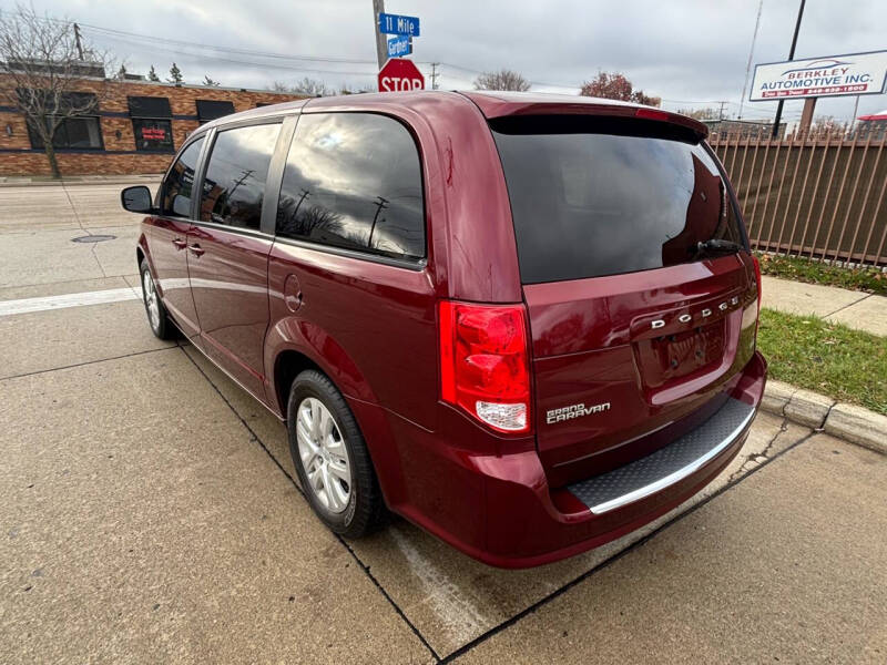 2018 Dodge Grand Caravan SE photo 9