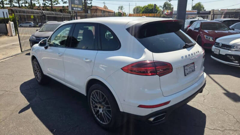 2017 Porsche Cayenne Platinum Edition