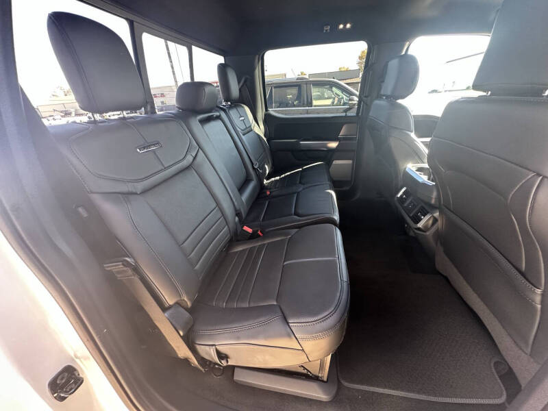 2025 Ford F-150 Platinum