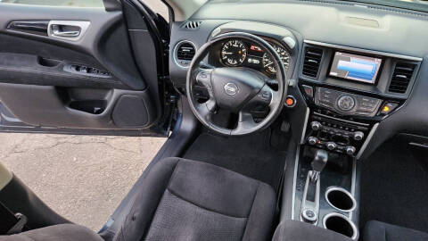 2015 Nissan Pathfinder SV