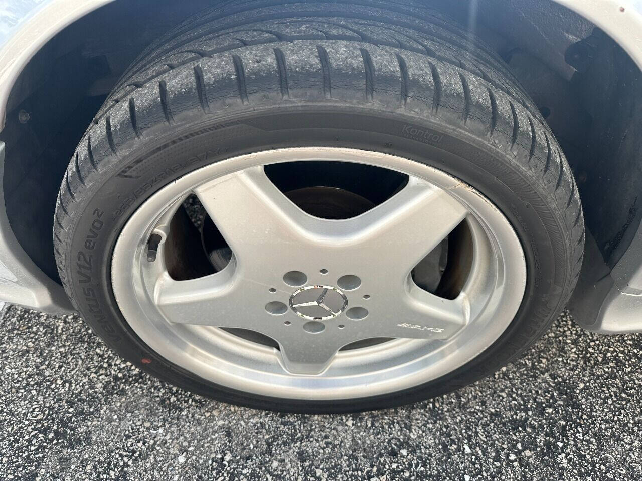 2000 Mercedes-Benz SL-Class  - $15,900