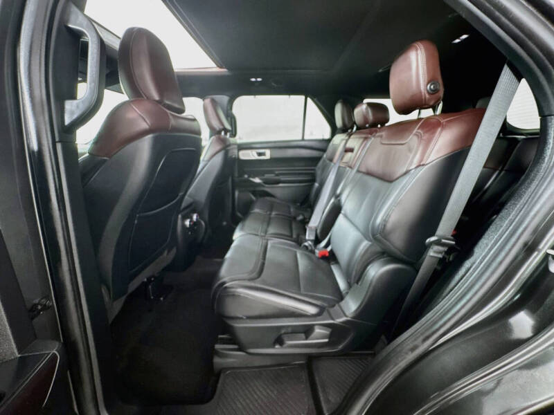 2020 Ford Explorer Platinum