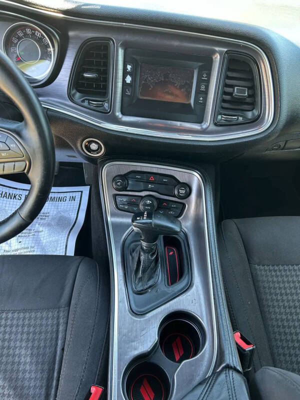 2015 Dodge Challenger SXT