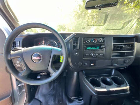 2022 GMC Savana 2500