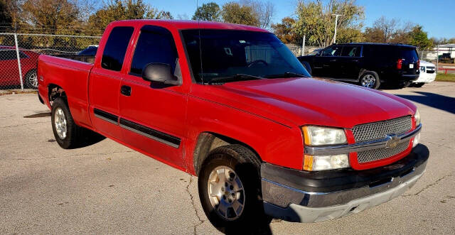 2005 Chevrolet Silverado 1500 for sale at DURANGO AUTO CENTER LLC in Tulsa, OK