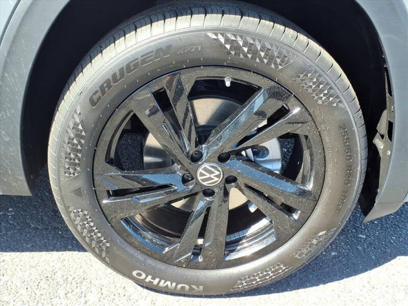 2026 Volkswagen Atlas Cross Sport SEL R-Line Black 4Motion