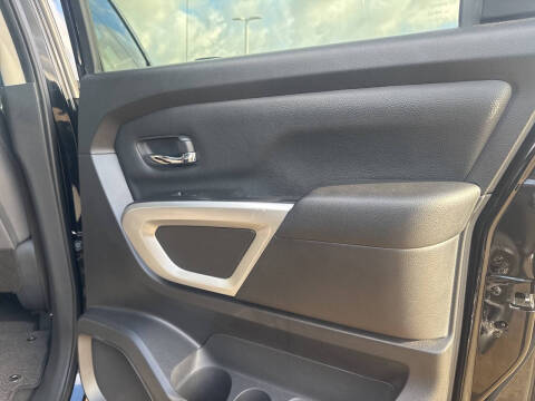 2021 Nissan Titan SV