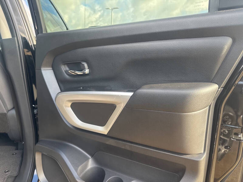 2021 Nissan Titan SV