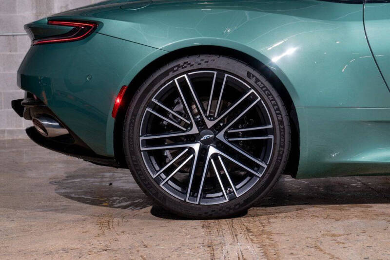 2024 Aston Martin DB12 V8